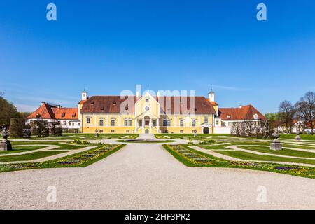 Altes Schloss Schleißheim in München, Deutschland, unter blauem Himmel Stockfoto