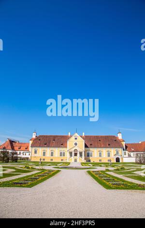 Altes Schloss Schleißheim in München, Deutschland, unter blauem Himmel Stockfoto