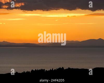 Panoramablick über den Titicacasee von islas del sol Stockfoto