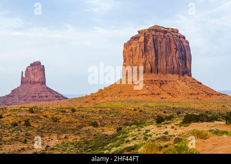 Camel Butte ist ein riesigen Sandsteinformation im Monument valley Stockfoto