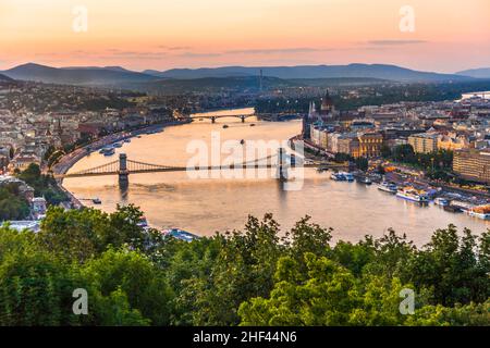 Blick auf Budapest, Ungarn im Sonnenuntergang Stockfoto