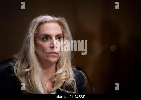 Lael Brainard erscheint am Donnerstag, den 13. Januar, vor einer Anhörung des Senatsausschusses für Banken, Wohnungsbau und städtische Angelegenheiten wegen ihrer Ernennung zum stellvertretenden Vorsitzenden des Gouverneursrates des Federal Reserve Systems im Dirksen Senate Office Building in Washington, DC, USA, 2022. Foto von Rod Lampey/CNP/ABACAPRESS.COM Stockfoto