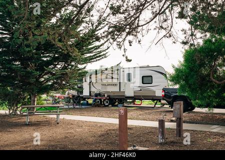 Oceano, Kalifornien, USA - 12. Januar 2022. Campingplatz Oceano für Wohnmobile und Wohnmobile, San Luis Obispo County, California Central Coast Stockfoto