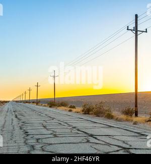 Elektrische overland Linie in der Wüste Stockfoto