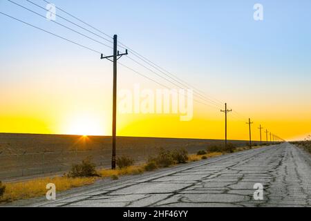 Elektrische overland Linie in der Wüste Stockfoto