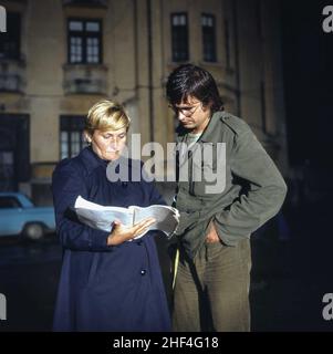 Die rumänische Filmregisseurin Letitia Popa & der Kameramann Valentin Ducaru, ca. 1977 Stockfoto