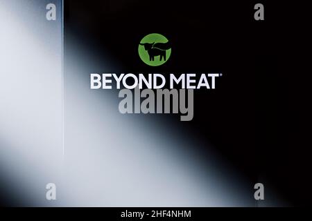 Beyond Meat Editorial. Illustratives Foto für Nachrichten über Beyond Meat - ein Hersteller von pflanzlichen Fleischersatzstoffen Stockfoto