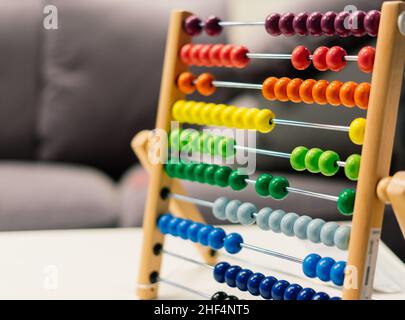 Kinder Spielzeug für eine Gehirnentwicklung, Mathematik, Abakus Stockfoto