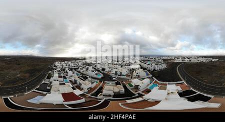 360 Grad Panorama Ansicht von 360-Grad-Kugelpanorama-Luftaufnahme, aufgenommen auf dem wunderschönen Lanzarote in Spanien, einer der Kanarischen Inseln.