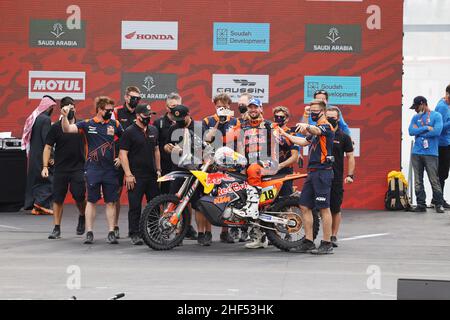 Jeddah, Arabie Saoudite. 14th Januar 2022. 18 Price Toby (aus), Red Bull KTM Factory Racing, KTM 450 Rally Factory Replica, Moto, W2RC, Action während der Etappe 12 der Rallye Dakar 2022 zwischen Bisha und Jeddah, am 14th 2022. Januar in Jeddah, Saudi-Arabien - Foto Julien Delfosse/DPPI Quelle: DPPI Media/Alamy Live News Stockfoto