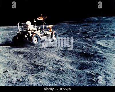 Das Lunar Roving Vehicle (LRV) wurde entwickelt, um Astronauten und Materialien auf dem Mond zu transportieren. Stockfoto