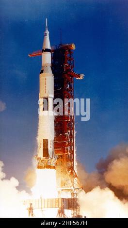 Das Foto des Startfahrzeugs Saturn V (SA-506) für den Start der Apollo 11-Mission am 16. Juli 1969 im Kennedy Space Center. Stockfoto