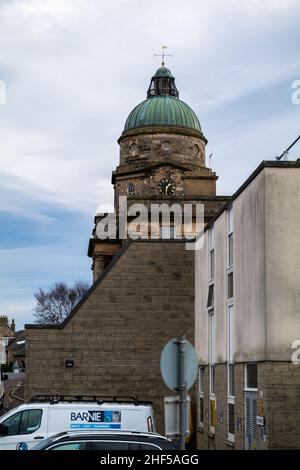 ELGIN, MORAY, SCHOTTLAND - 12. JANUAR 2022: Dies ist eine Ansicht der Außenseite des Dr. Grays Hospital in Elgin, Moray, Schottland am 12. Januar 2022. Stockfoto