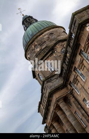 ELGIN, MORAY, SCHOTTLAND - 12. JANUAR 2022: Dies ist eine Ansicht der Außenseite des Dr. Grays Hospital in Elgin, Moray, Schottland am 12. Januar 2022. Stockfoto