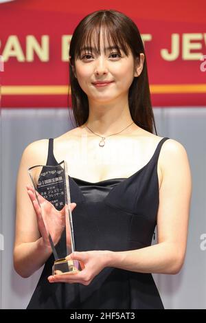 Tokio, Japan. 13th Januar 2022. Die Japan Jewelry Best Dresser Awards 33rd wurde mit der japanischen Schauspielerin Nozomi Sasaki in der Kategorie 30s ausgezeichnet. Am 13. Januar 2022 in Tokio, Japan. (Foto von Kazuki Oishi/Sipa USA) Quelle: SIPA USA/Alamy Live News Stockfoto
