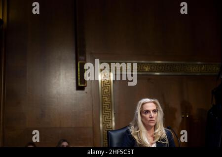 Washington, Vereinigte Staaten Von Amerika. 13th Januar 2022. Lael Brainard erscheint am Donnerstag, den 13. Januar 2022, vor einer Anhörung des Senatsausschusses für Banken, Wohnungsbau und städtische Angelegenheiten wegen ihrer Ernennung zum stellvertretenden Vorsitzenden des Gouverneursrats des Federal Reserve Systems im Dirksen Senate Office Building in Washington, DC. Quelle: Rod Lampey/CNP/Sipa USA Quelle: SIPA USA/Alamy Live News Stockfoto