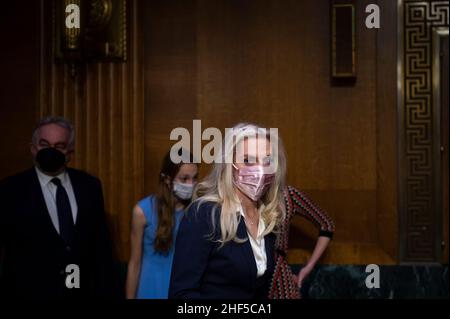 Washington, Vereinigte Staaten Von Amerika. 13th Januar 2022. Lael Brainard nimmt ihren Sitz am Zeugentisch für eine Anhörung des Senatsausschusses für Banken, Wohnungsbau und städtische Angelegenheiten wegen ihrer Ernennung zum stellvertretenden Vorsitzenden des Gouverneursrats des Federal Reserve Systems im Dirksen Senate Office Building in Washington, DC, am Donnerstag, den 13. Januar 2022. Quelle: Rod Lampey/CNP/Sipa USA Quelle: SIPA USA/Alamy Live News Stockfoto