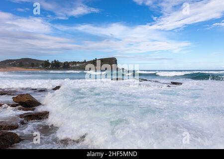 Avalon Beach in Sydney, Blick auf Bangalley Headland, Sydney, NSW, Australien Stockfoto