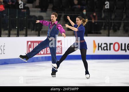 Tallinn, Estland. 14th Januar 2022. Tallinn, Estland. Jan 14 2021: Aurelija IPOLITO & Luke RUSSELL (LAT), während des Ice Dance Rhythm Dance, bei den ISU European Figure Skating Championships 2022, in der Tondiraba Ice Hall, am 14. Januar 2022 in Tallinn, Estland. Kredit: Raniero Corbelletti/AFLO/Alamy Live Nachrichten Gutschrift: Aflo Co. Ltd./Alamy Live Nachrichten Stockfoto