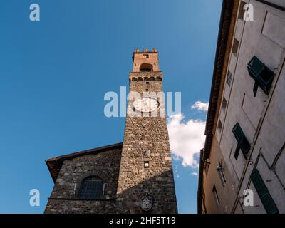 Palazzo dei Priori Montalcino Uhrenturm oder Campanile in der Toskana, Italien Stockfoto