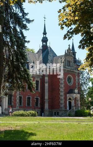 Palast in Pławniowice (erbaut 1882-1884) in Gmina Rudziniec, im Kreis Gliwice, Woiwodschaft Schlesien, in Südpolen Stockfoto
