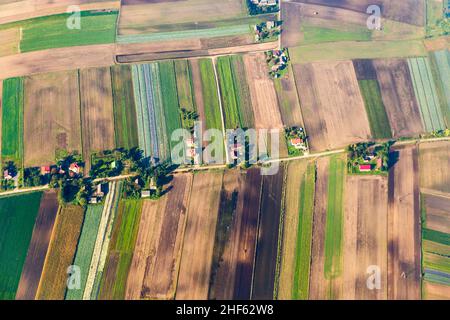 Luftaufnahme von polnem Ackerland in der Nähe von Krakau Stockfoto