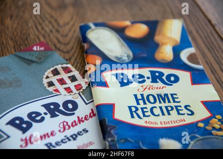 Durham, UK - 28. November 2020: Be-RO Home Rezepte Kochbuch. Für traditionelle Backwaren, Rezepte umfassen Scones, Kuchen und Gebäck mit leicht zu fol Stockfoto