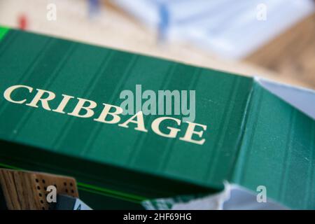 Cribbage, oder Krippe, ist ein Kartenspiel traditionell für zwei Spieler, die das Spielen und Gruppieren von Karten in Kombinationen, die Punkte zu gewinnen. Die Punkte sind Stockfoto