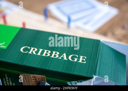 Cribbage, oder Krippe, ist ein Kartenspiel traditionell für zwei Spieler, die das Spielen und Gruppieren von Karten in Kombinationen, die Punkte zu gewinnen. Die Punkte sind Stockfoto