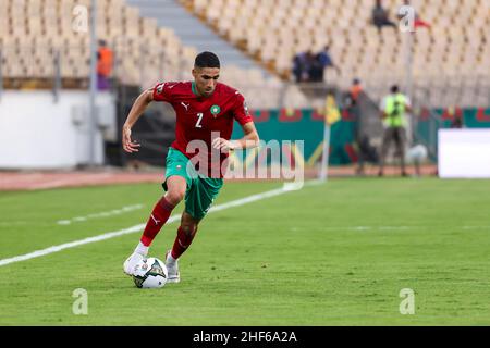 YAOUNDE, KAMERUN - 14. JANUAR: Achraf Hakimi aus Marokko beim Afrika-Cup der Nationen der Gruppe C 2021 zwischen Marokko und den Komoren im Stade Ahmadou Ahidjo am 14 2022. Januar in Yaounde, Kamerun. (Foto von SF) Kredit: Sebo47/Alamy Live News Stockfoto