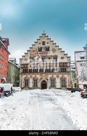 Deutschland, Lindau am Bodensee, Rathaus im Winter Stockfoto