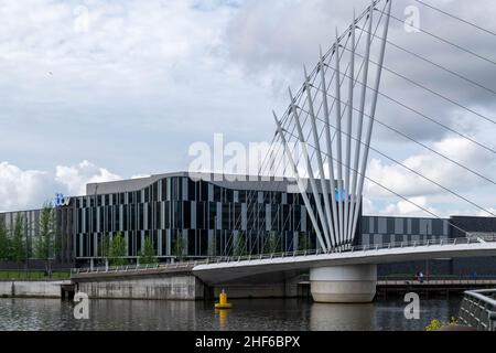 Salford, Großbritannien - 23rd. September 2019: ITV Buildings, MediaCityUK in Salford Quays in der Nähe von Manchester. ITV filmt, produziert, bearbeitet und sendet von hier aus. Schaukel Stockfoto