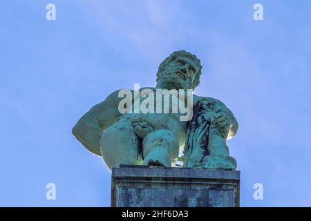 Deutschland, Hessen, Kassel, Kupferstatue Herkules im Bergpark Wilhelmshöhe Stockfoto