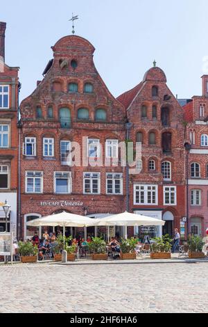 Historische Hausfassade in der Altstadt, Platz am Sande, Lüneburg, Niedersachsen, Deutschland, Europa Stockfoto