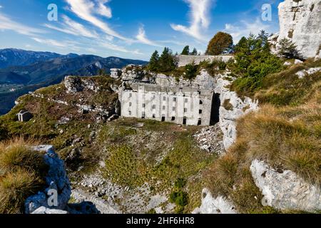 Italienische Militärfestung des Ersten Weltkriegs: Campolongo, auf der Hochebene von Asiago Stockfoto