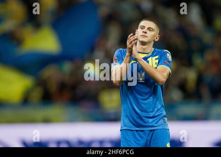 Ukraine, Kiew - 04. September 2021. Witaliy Mykolenko (Ukraine) während des Spiels zwischen der Ukraine und Frankreich, NSC Olympiyskiy Stockfoto