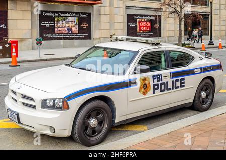 FBI-Polizeifahrzeug. Fast Car parkte auf der Seite der Straße in Washington DC, VA, USA Stockfoto