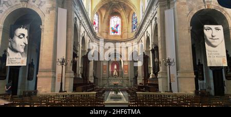 Anbetung von Louis Marie de Montfort und der Patronin Therese in der Kathedrale von La Rochelle, Frankreich, Charente-Maritime, Stockfoto