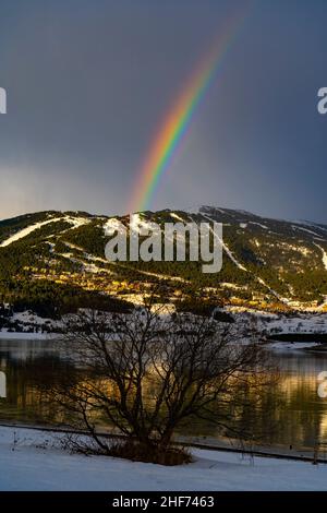 Arc en Ciel, Lac de Matemale, Capcir, Pyrenees Orientales, Frankreich Stockfoto