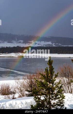 Arc en Ciel, Lac de Matemale, Capcir, Pyrenees Orientales, Frankreich Stockfoto