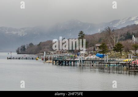 Panoramablick auf den Chuzenji-See bei Nikko, Japan. Stockfoto