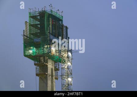 Deutschland, Sachsen-Anhalt, Magdeburg, Pylonkopf, Brückenneubau, Brücke über die Zollelbe Stockfoto