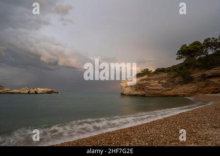 Baia Di Campi, Campingplatz in der Nähe von Vieste auf der Halbinsel Gargano Stockfoto