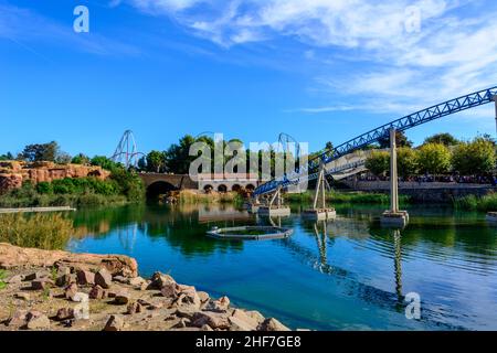 Panoramablick auf portaventura See, Park, Sehenswürdigkeiten in tarragona, katalonien, spanien Stockfoto