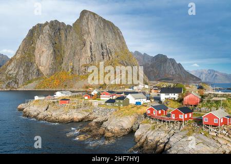 Norwegen, Lofoten, Toppøya Rastplatz, Blick über den Breisund nach Hamnøy Stockfoto