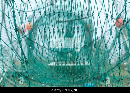 Schweden, Västerbotten County, Rovögern Hamn, Fischereihafen, Netze Stockfoto