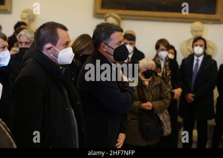 Rom, Italien. 13th Januar 2022. (1/13/2022) in Campidoglio in Rom die Leichenhalle von David Sassoli, Präsident des Europäischen Parlaments in diesem Bild Matteo Renzi (Foto von Paolo Pizzi/Pacific Press/Sipa USA) Quelle: SIPA USA/Alamy Live News Stockfoto