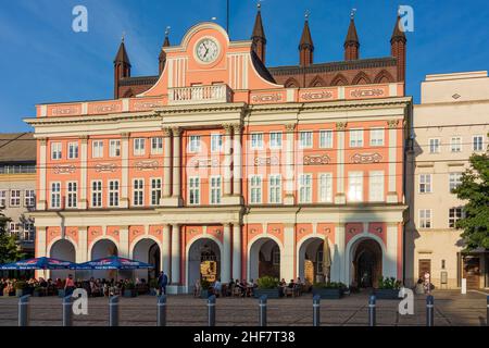 Rostock, Rathaus, Neuer Markt in Ostsee, Mecklenburg-Vorpommern, Deutschland Stockfoto