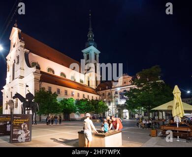 Brünn (Brünn), Reiterstatue „Courage“, Mährischer Platz (Moravske namesti), Jan Krtitel Ernas barocker Kostel sv. Tomase in Jihomoravsky, Südmähren, Südmähren, Tschechisch Stockfoto