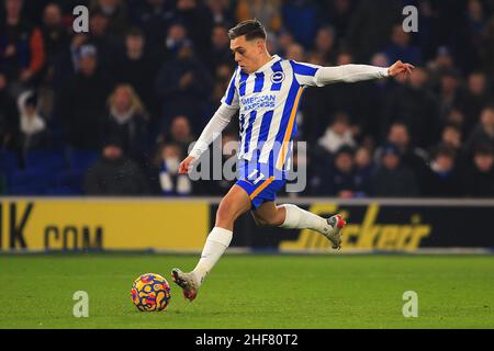 Brighton, Großbritannien. 14th Januar 2022. Leandro Trossard von Brighton und Hove Albion in Aktion. Premier League Spiel, Brighton & Hove Albion gegen Crystal Palace im Amex Stadium in Brighton am Freitag, 14th. Januar 2022. Dieses Bild darf nur für redaktionelle Zwecke verwendet werden. Nur zur redaktionellen Verwendung, Lizenz für kommerzielle Nutzung erforderlich. Keine Verwendung bei Wetten, Spielen oder Veröffentlichungen in einem Club/einer Liga/einem Spieler. PIC von Steffan Bowen/Andrew Orchard Sports Photography/Alamy Live News Credit: Andrew Orchard Sports Photography/Alamy Live News Stockfoto